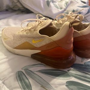 Women’s Nike AirMax 270 knit beige gold